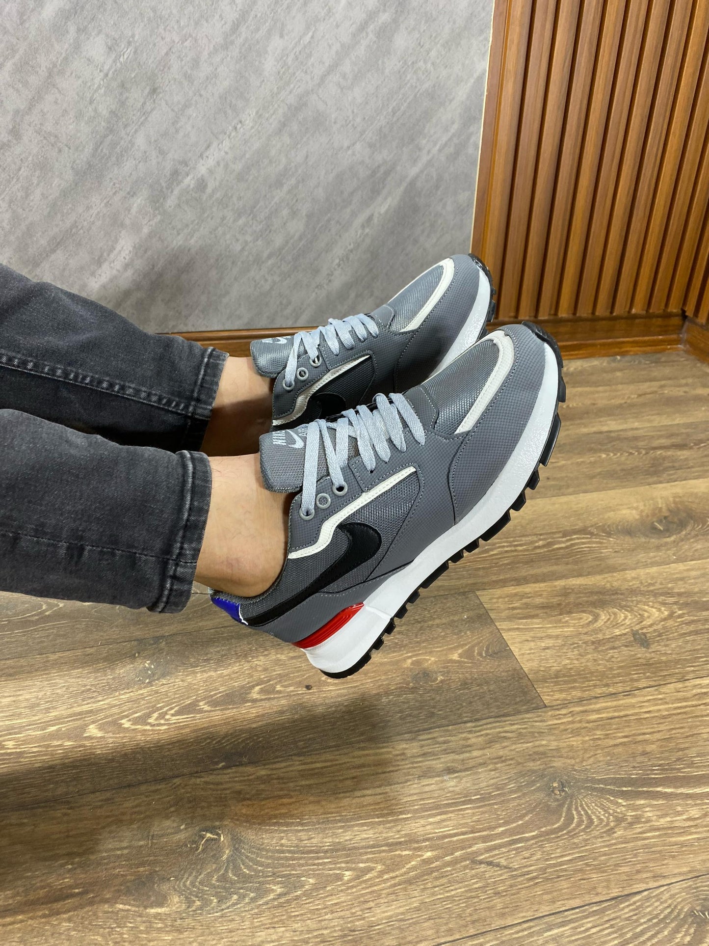 لي يحب الحطة dz-shoes المحطة