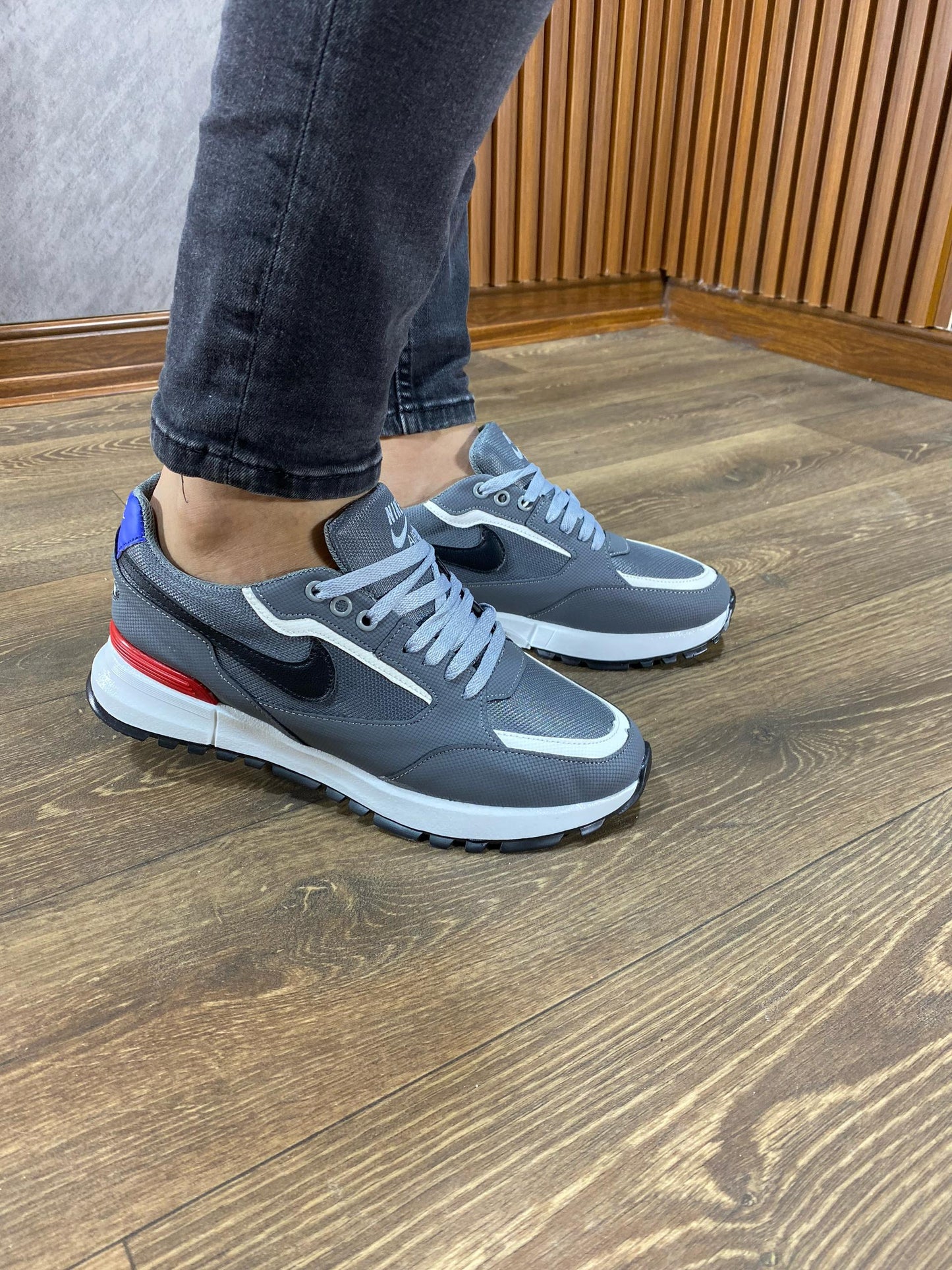 لي يحب الحطة dz-shoes المحطة