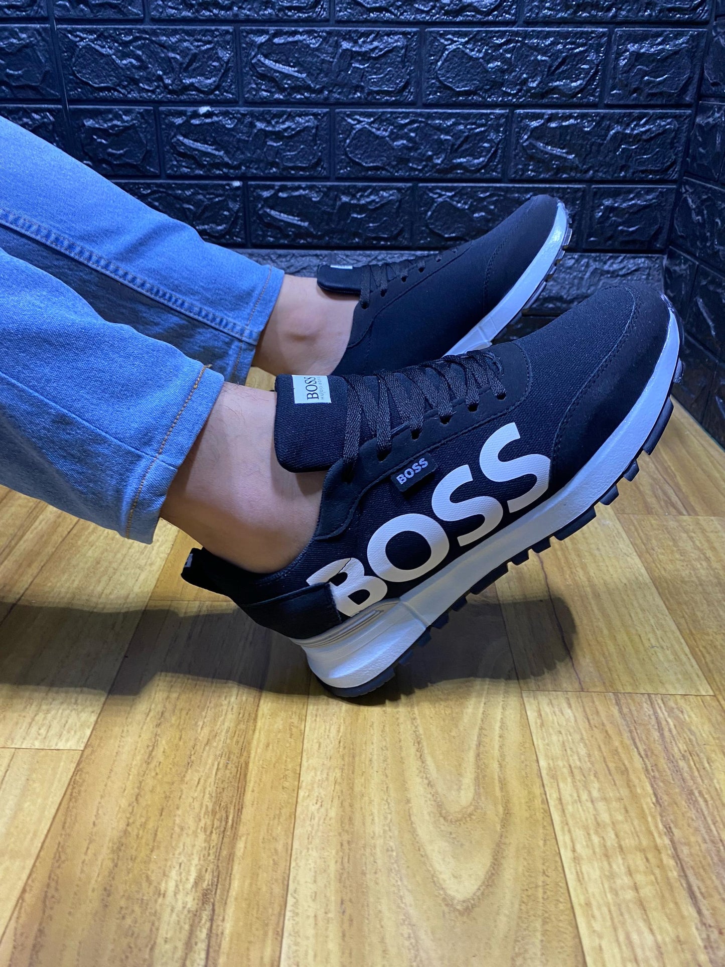 تحطيم الأسعار 280الف فقط تلبس الحطة مع dz-shoes