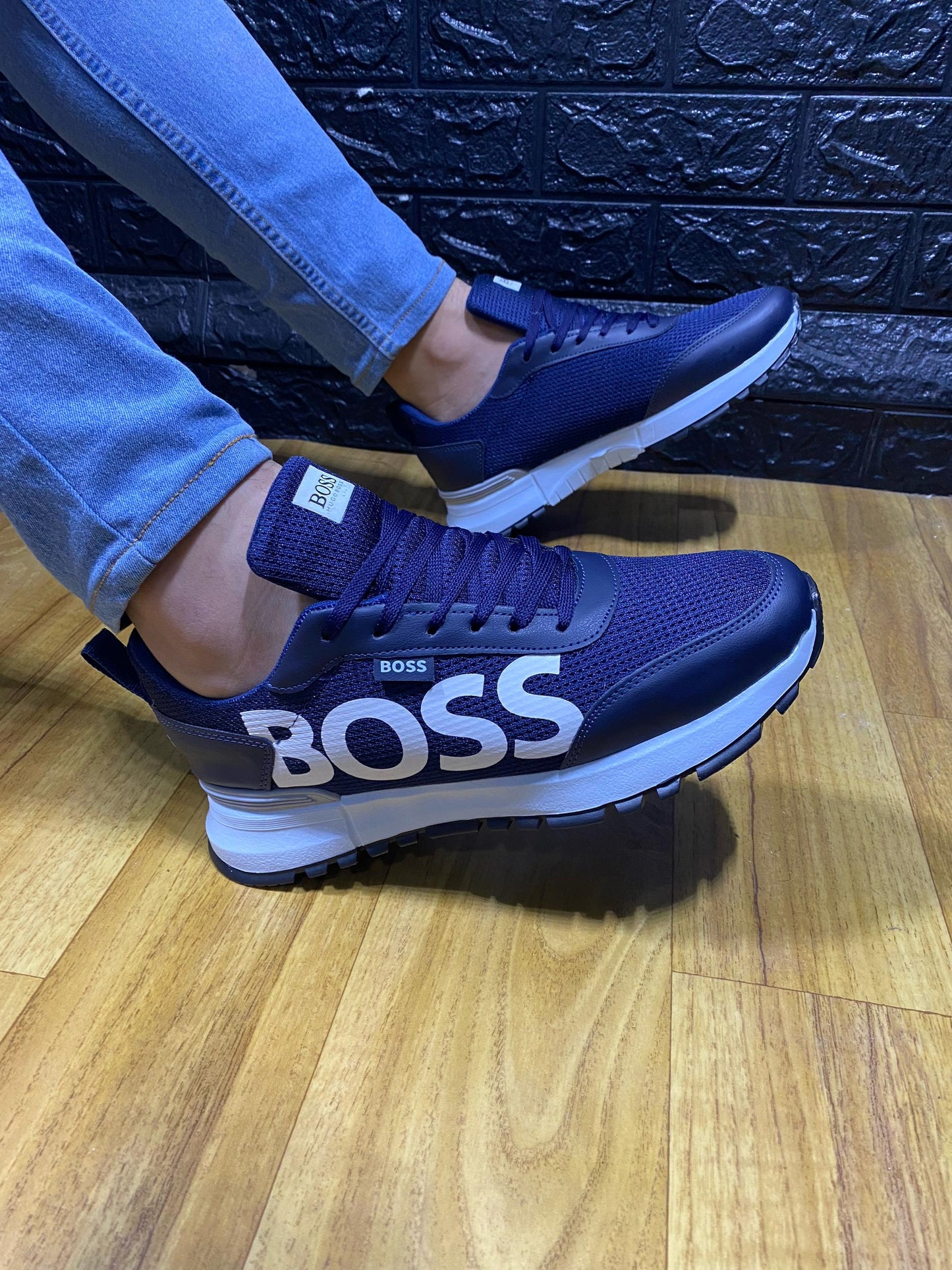 تحطيم الأسعار 280الف فقط تلبس الحطة مع dz-shoes