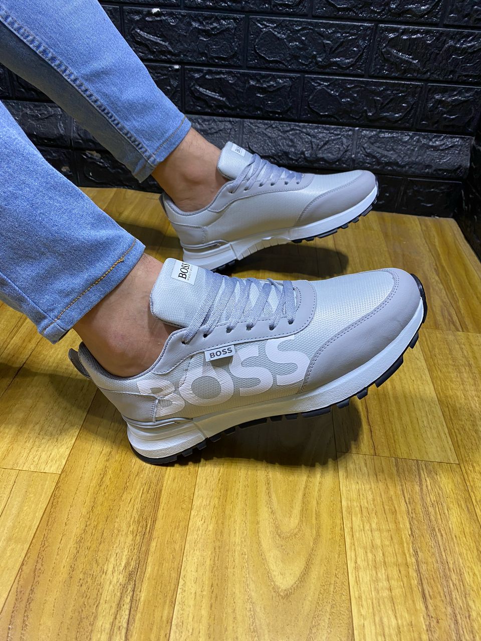تحطيم الأسعار 280الف فقط تلبس الحطة مع dz-shoes