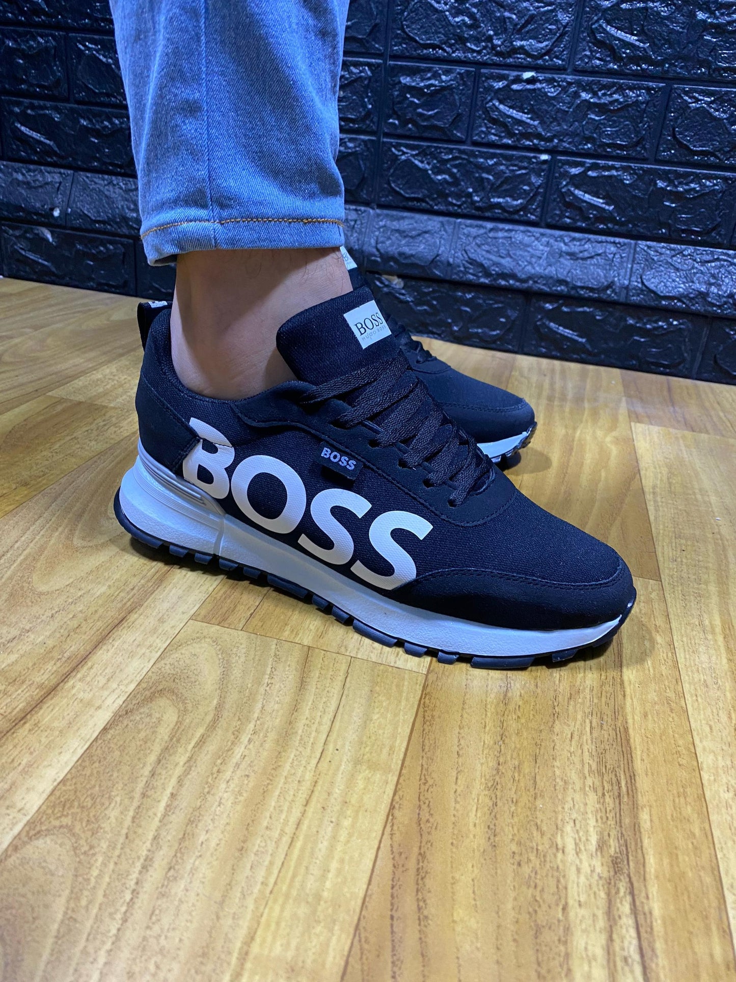 تحطيم الأسعار 280الف فقط تلبس الحطة مع dz-shoes